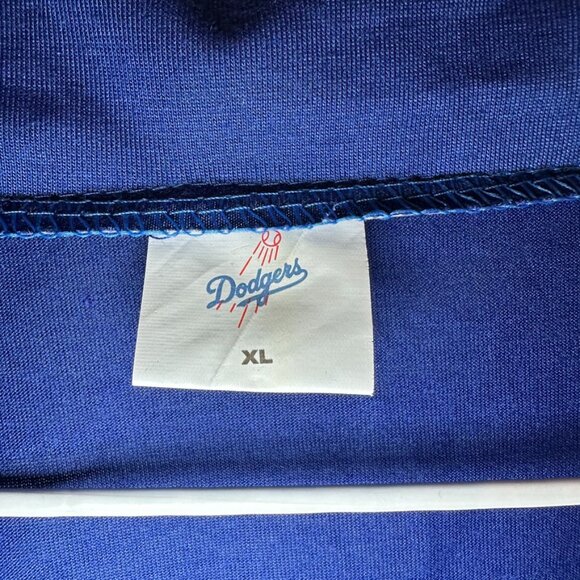Dodger 1/4 zip shirt Size XL stadium give away - Picture 9 of 9